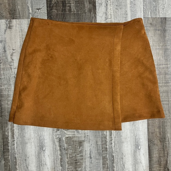 Gianni Bini Brown Asymmetrical Wrap Mini Skirt Size 10 - Picture 1 of 6